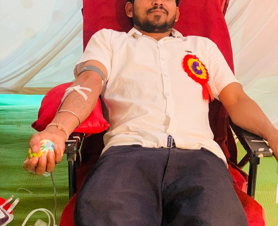 Blood donate : छत्तीसगढ़ प्रदेश की ब्लड जरूरतमंद मरीजों के लिए हेल्पलाइन नंबर की मांग लेकर इंडियन रेडक्रास संरक्षक सदस्य ने राज्यपाल से की मुलाकात