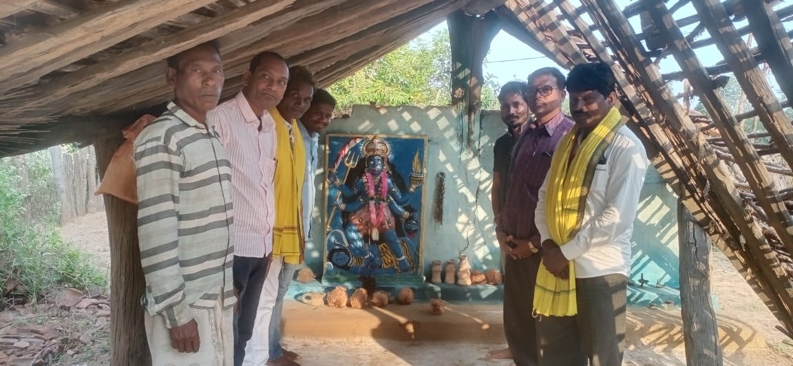 ग्रामीणों ने किया देवगुड़ी नये मंदिर की मांग