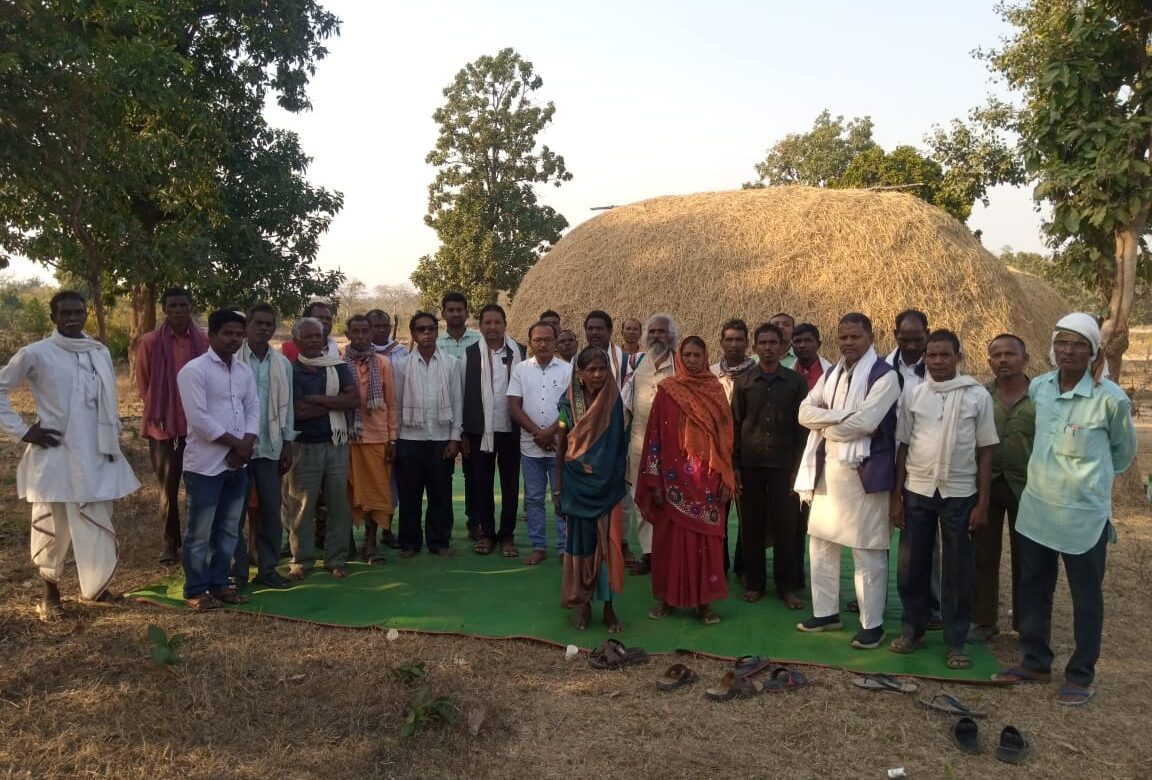 विशेष पिछड़ी कमार जनजाति : वन अधिकार पट्टा से कोसों दूर विशेष पिछड़ी कमार जनजाति के लोग