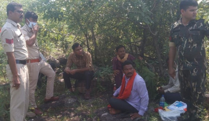 जंगल में मिली नर कंकाल फैली सनसनी जांच में जुटी पांडुका पुलिस