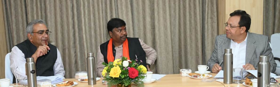 वन मंत्री केदार कश्यप ली आईडीसी की बैठक