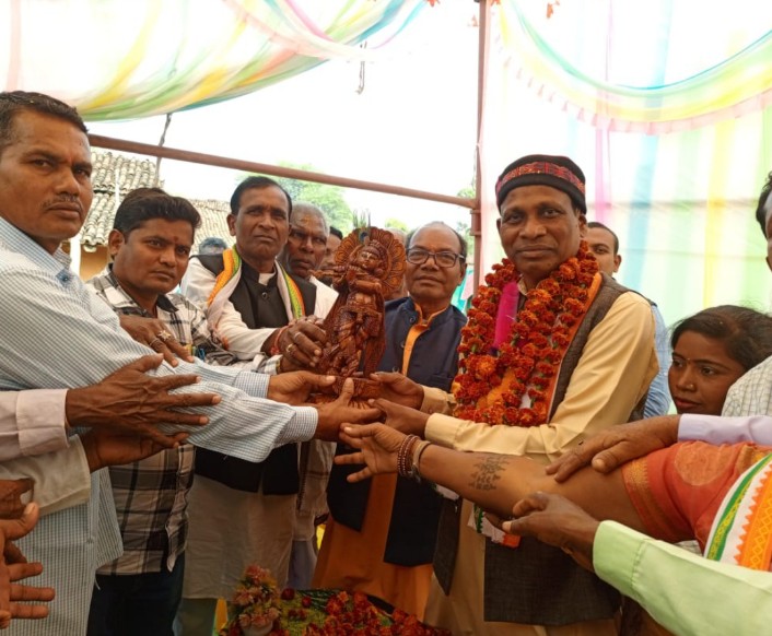विधायक जनक ध्रुव पहुंचे अमलीपदर क्षेत्र, आभार व्यक्त कर कई कार्यों का किया निरीक्षण