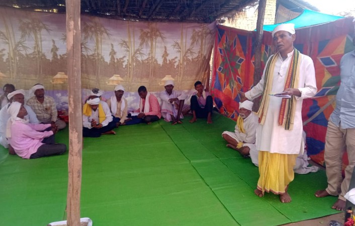 आदिवासी ध्रुव गोंड  समाज की बैठक बिंद्रानवागढ़ में संपन्न 