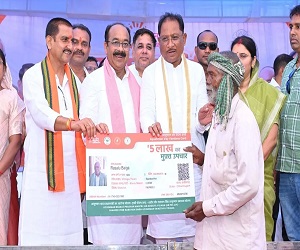 पीएम आयुष्मान वय-वंदना कार्ड बनाने में देश में 5वें स्थान पर छत्तीसगढ़, कई बड़े राज्यों को छोड़ा पीछे, अब तक इतने लोगों को मिला लाभ