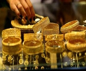 रिकॉर्ड हाई से करीब 10% सस्ता हुआ सोना, एक्सपर्ट लगा रहे अभी इतनी और गिरावट का अनुमान