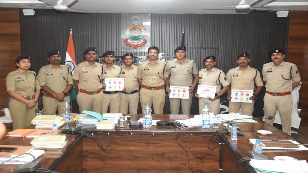 कॉप ऑफ द मंथ – अगस्त 2025, 06 पुलिसकर्मियों को मिला प्रशस्ति पत्र कॉप ऑफ द मंथ