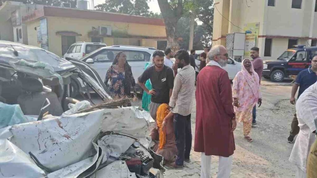 Muzaffarnagar Road Accident : अस्थि विसर्जन की यात्रा बनी ‘अंतिम यात्रा’, मुजफ्फरनगर में कार-ट्रक की भीषण टक्कर में 6 की मौत