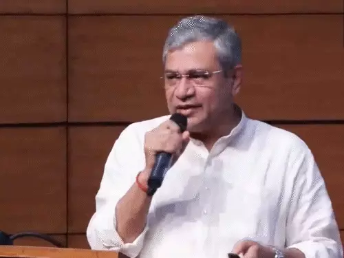 केंद्रीय कर्मचारियों के लिए खुशखबरी! 8वें वेतन आयोग को केंद्र की हरी झंडी, 1 जनवरी से हो सकता है लागू