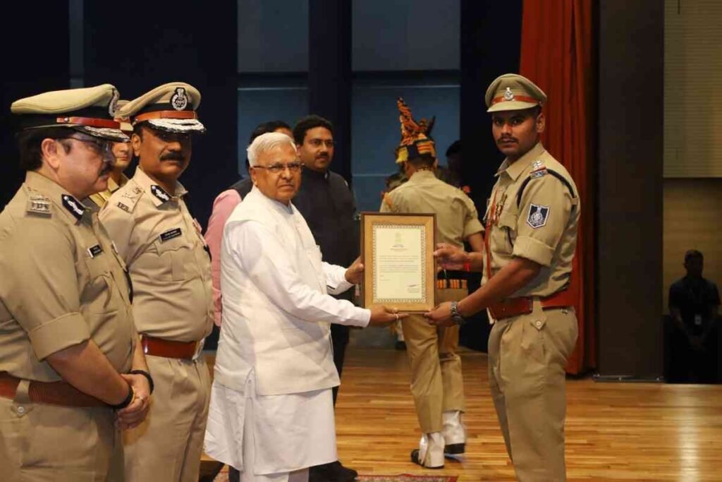 डोंगरगढ़–बालाघाट जंगलों में फिर गूंजीं गोलियां: हॉकफोर्स निरीक्षक आशीष शर्मा शहीद, हिडमा की मौत के बाद नक्सली गतिविधि पर बढ़े सवाल