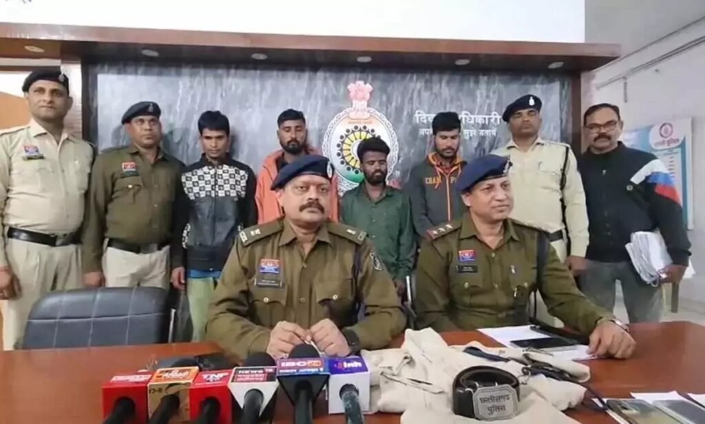 Extortion by posing as a fake officer : शराबबंदी का नाम लेकर वसूली, फर्जी आबकारी अधिकारियों के गैंग पर पुलिस की बड़ी कार्रवाई Extortion by posing as a fake officer