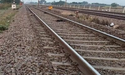 Azad Hind Express Accident : आजाद हिंद एक्सप्रेस का रेलवे फाटक पर हादसा, जानवरों और वृद्धा की मौत से ग्रामीणों में शोक Azad Hind Express Accident