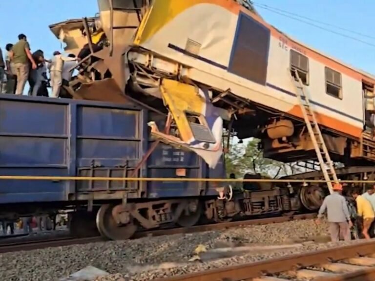 मेमू ट्रेन हादसा : अयोग्य लोको पायलट को थमा दी गई थी ट्रेन, संचालन में मानकों का नहीं हुआ पालन