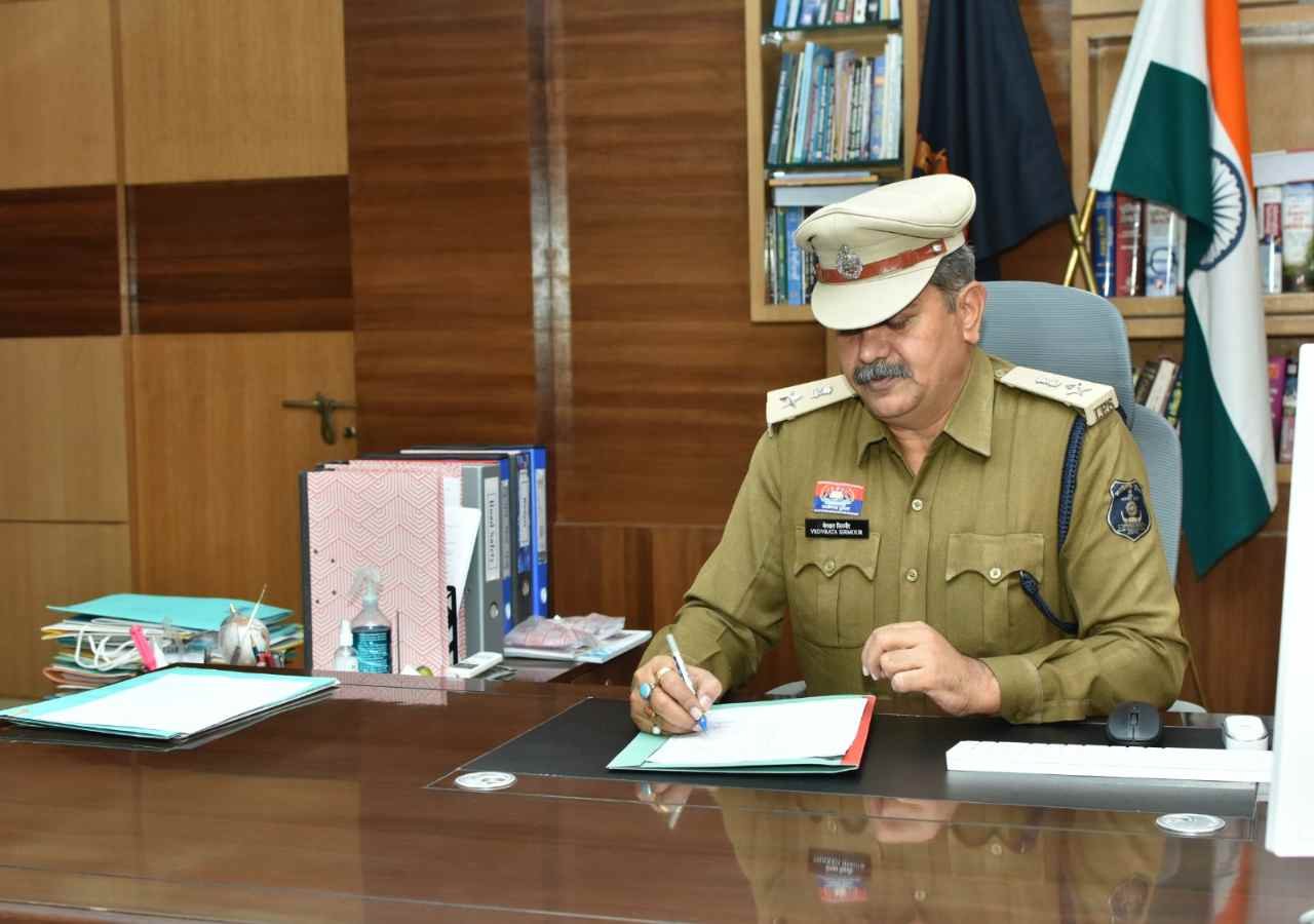 पुलिस अधीक्षक वेदव्रत सिरमौर