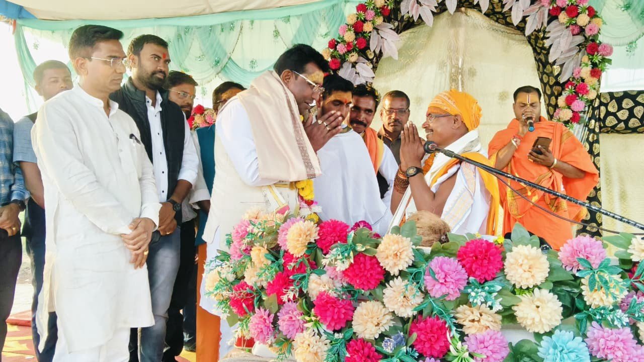 सिद्धबाबा मंदिर प्रांगण_1