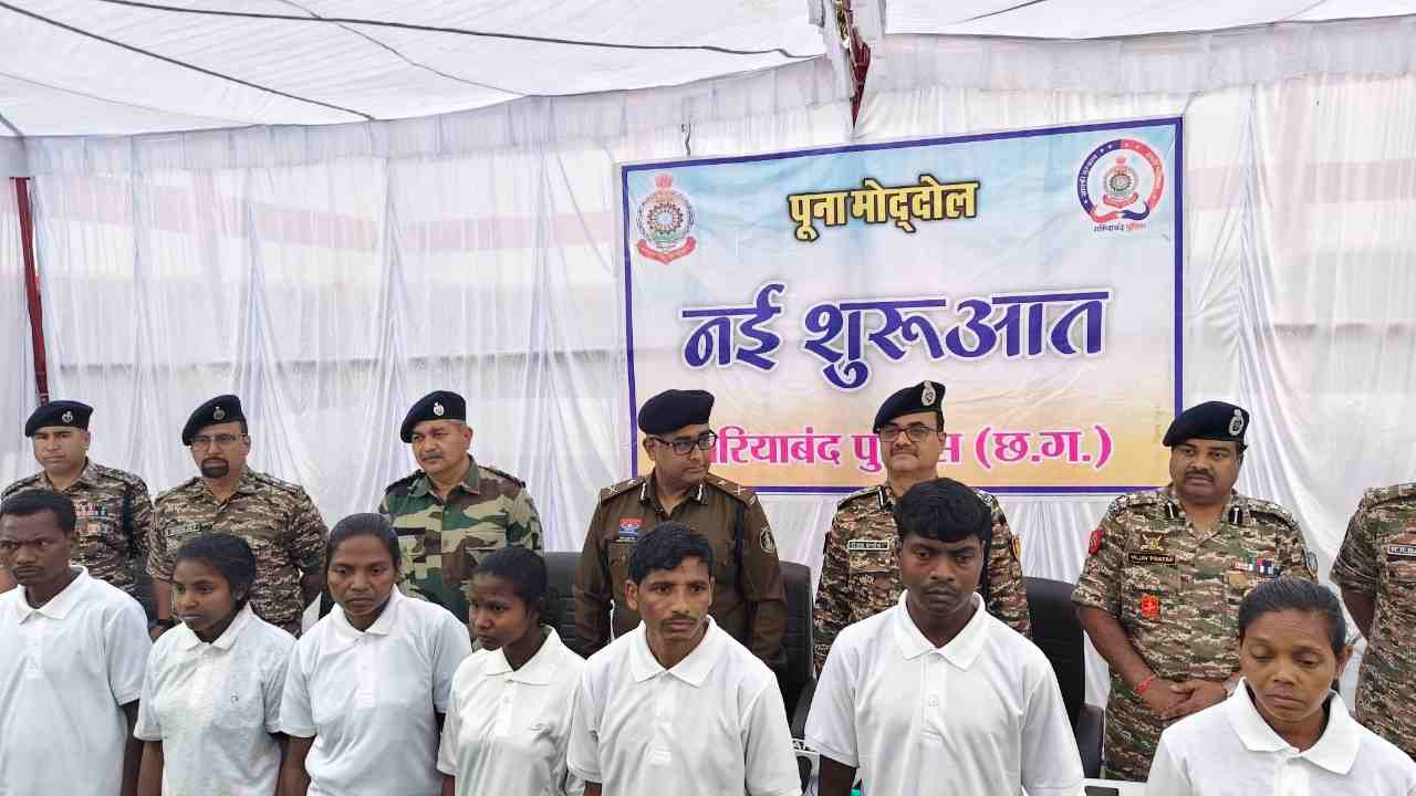 9 माओवादी