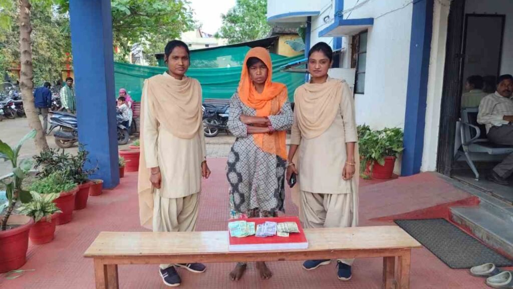 गरियाबंद: मजार में रखे तामिर (दानपेटी) को चोरी करने वाले दो आरोपी गिरफ्तार