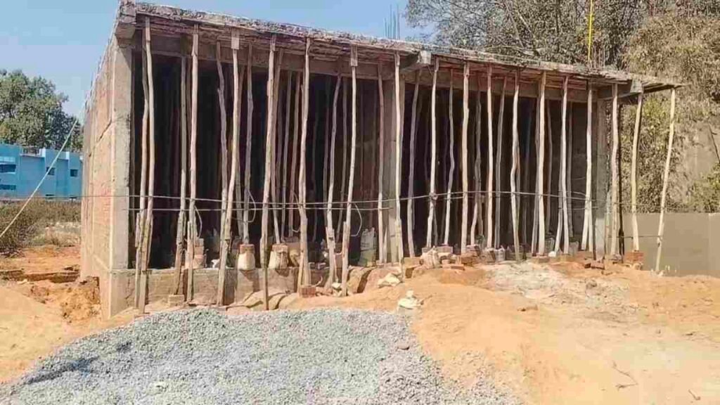 गरियाबंद: संयुक्त खाते की जमीन पर निर्माण, कार्रवाई पर उठे सवाल