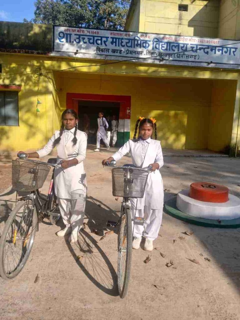 सरस्वती निःशुल्क सायकल योजना से बेटियों को मिली नई उड़ान सरस्वती सायकल योजना